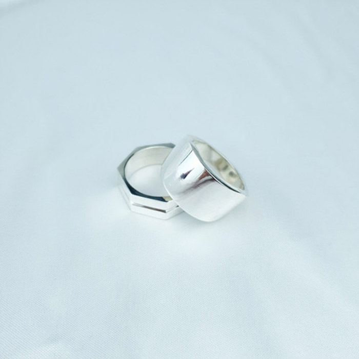silver band ring. #2